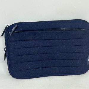 Belkin Dark Blue Universal Pleat Sleeve E-Reader‎ Case F8N401